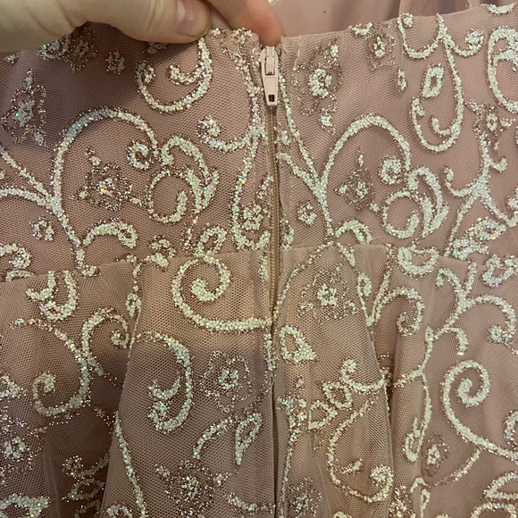 le chateau graduation dress - Picture 3 of 5